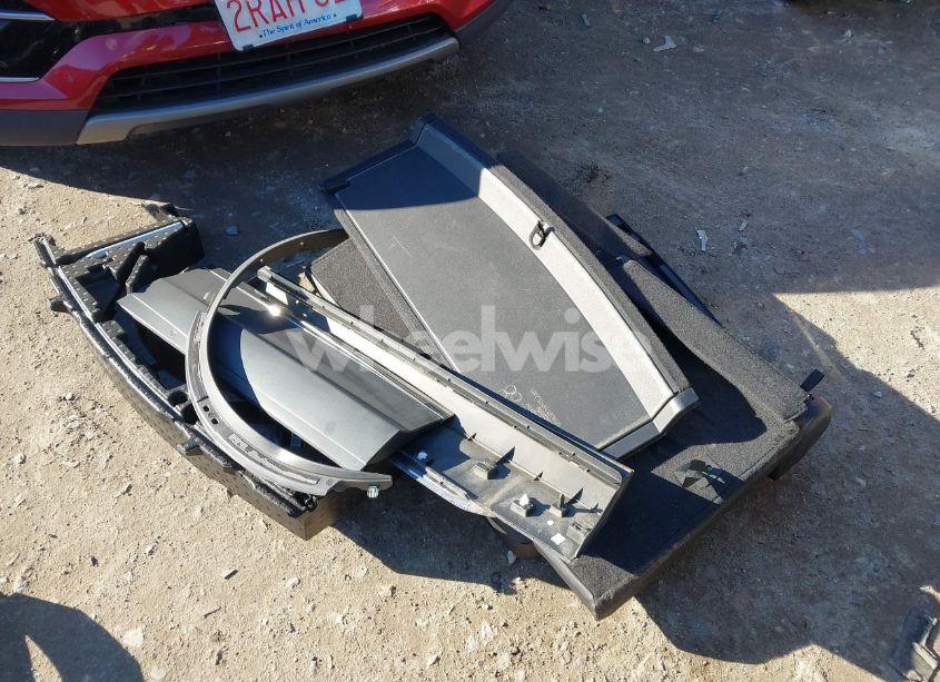 Photo 18 of 2018 Volkswagen Tiguan 2.0T SE/2.0T SEL (VIN 3VV2B7AX7JM219982)