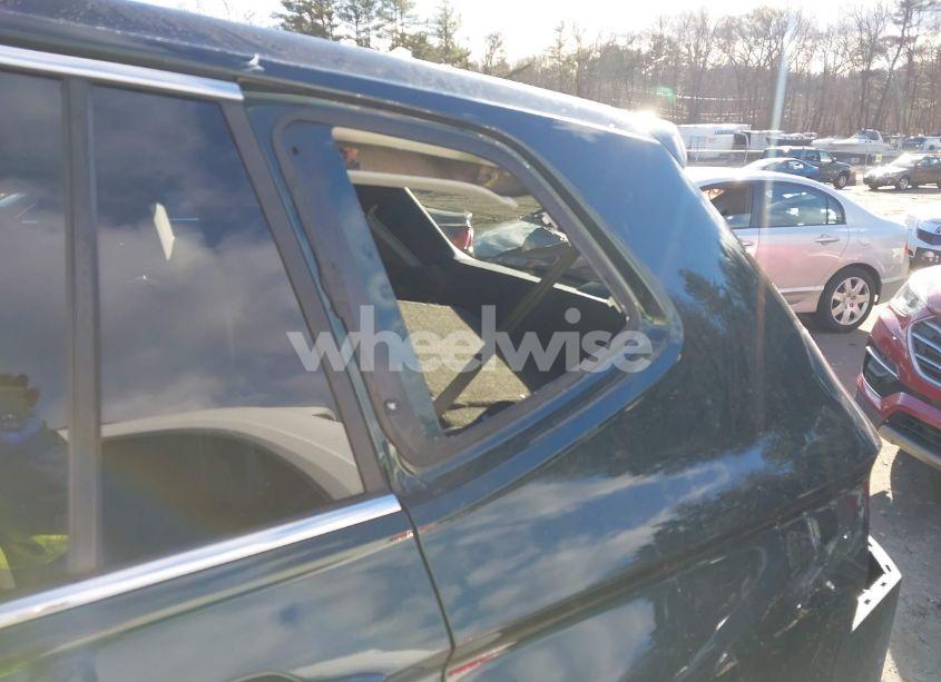 Photo 20 of 2018 Volkswagen Tiguan 2.0T SE/2.0T SEL (VIN 3VV2B7AX7JM219982)