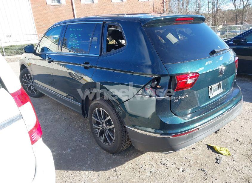 Photo 3 of 2018 Volkswagen Tiguan 2.0T SE/2.0T SEL (VIN 3VV2B7AX7JM219982)