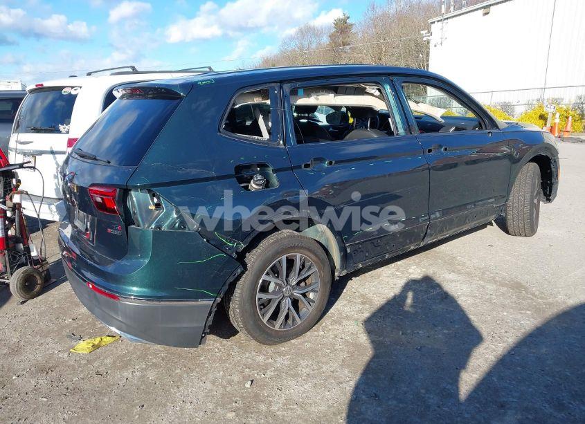 Photo 4 of 2018 Volkswagen Tiguan 2.0T SE/2.0T SEL (VIN 3VV2B7AX7JM219982)