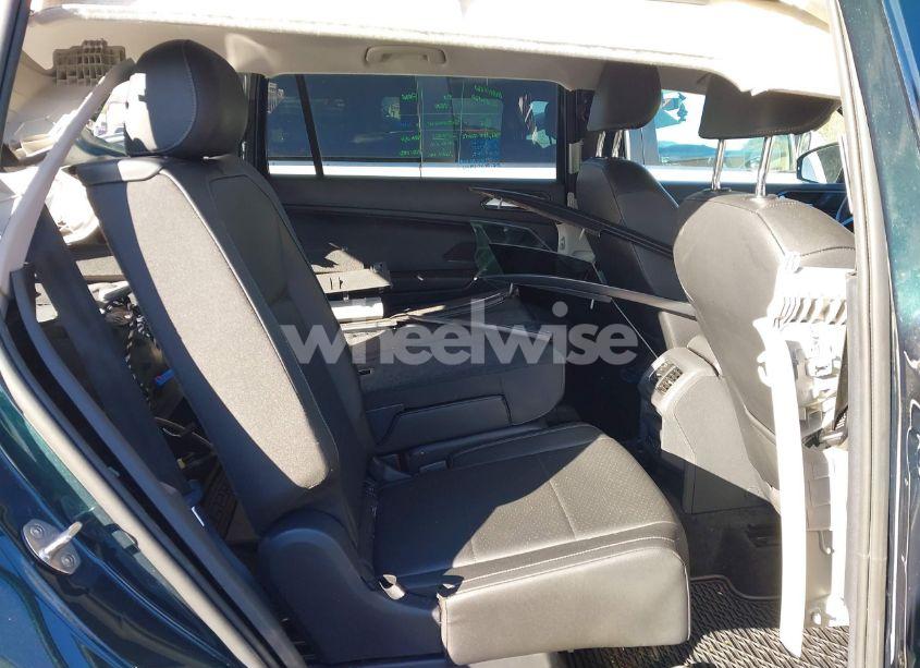 Photo 8 of 2018 Volkswagen Tiguan 2.0T SE/2.0T SEL (VIN 3VV2B7AX7JM219982)