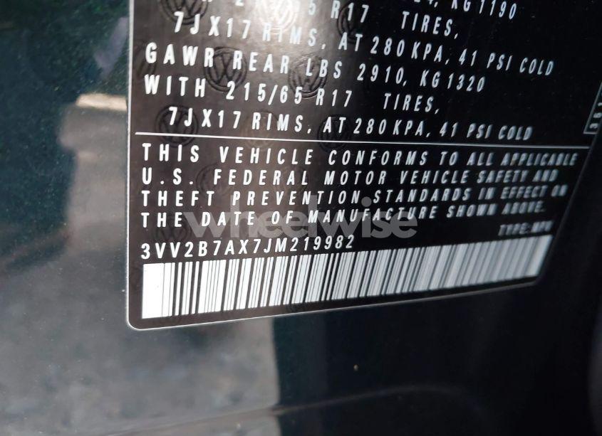 Photo 9 of 2018 Volkswagen Tiguan 2.0T SE/2.0T SEL (VIN 3VV2B7AX7JM219982)