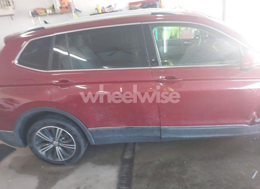 Photo 14 of 2019 Volkswagen Tiguan 2.0T SE/2.0T SEL/2.0T SEL R-LINE/2.0T SEL R-LINE BLACK (VIN 3VV2B7AX7KM095620)