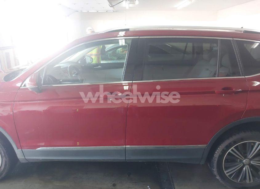 Photo 15 of 2019 Volkswagen Tiguan 2.0T SE/2.0T SEL/2.0T SEL R-LINE/2.0T SEL R-LINE BLACK (VIN 3VV2B7AX7KM095620)