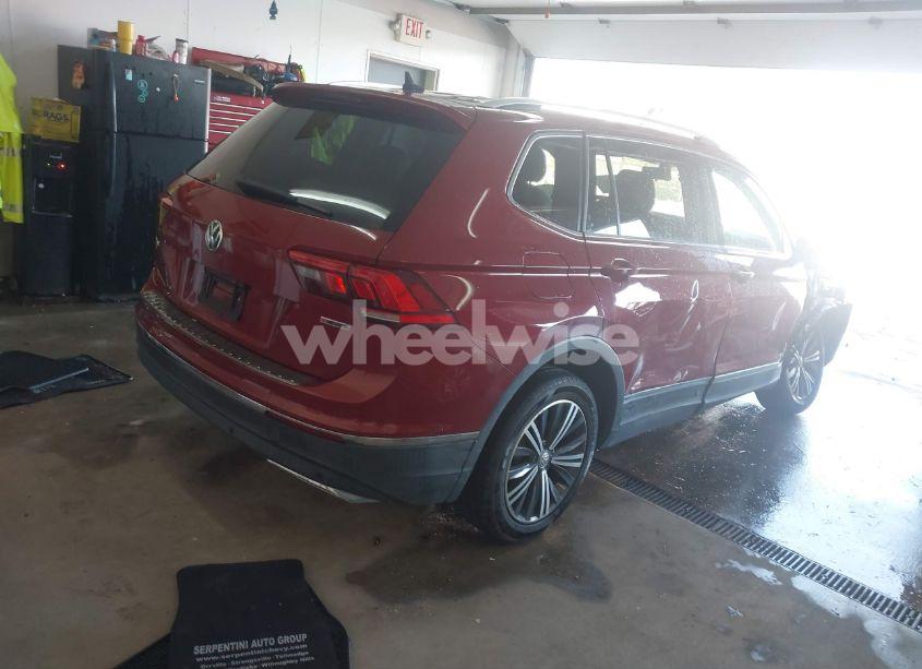Photo 4 of 2019 Volkswagen Tiguan 2.0T SE/2.0T SEL/2.0T SEL R-LINE/2.0T SEL R-LINE BLACK (VIN 3VV2B7AX7KM095620)