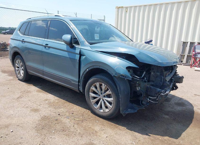 2019 Volkswagen Tiguan 2.0T SE/2.0T SEL/2.0T SEL R-LINE/2.0T SEL R-LINE BLACK (VIN 3VV2B7AX7KM096332) main photo
