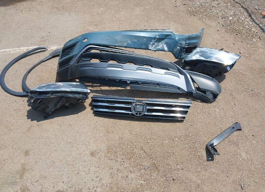 Photo 12 of 2019 Volkswagen Tiguan 2.0T SE/2.0T SEL/2.0T SEL R-LINE/2.0T SEL R-LINE BLACK (VIN 3VV2B7AX7KM096332)