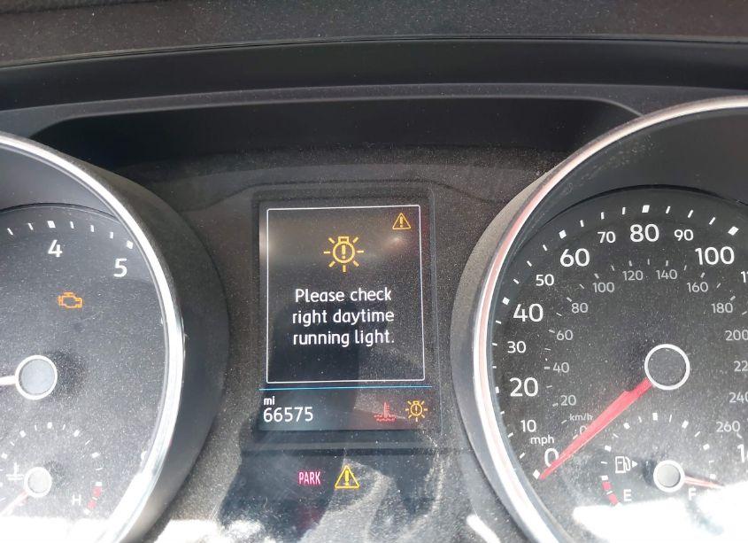 Photo 16 of 2019 Volkswagen Tiguan 2.0T SE/2.0T SEL/2.0T SEL R-LINE/2.0T SEL R-LINE BLACK (VIN 3VV2B7AX7KM096332)