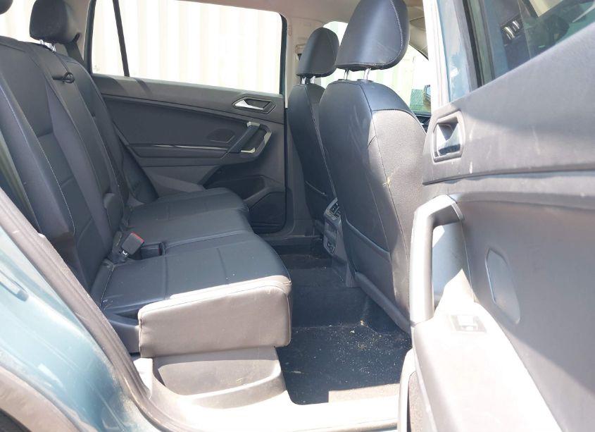 Photo 8 of 2019 Volkswagen Tiguan 2.0T SE/2.0T SEL/2.0T SEL R-LINE/2.0T SEL R-LINE BLACK (VIN 3VV2B7AX7KM096332)