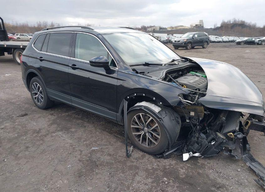 2019 Volkswagen Tiguan 2.0T SE/2.0T SEL/2.0T SEL R-LINE/2.0T SEL R-LINE BLACK (VIN 3VV2B7AX7KM101156) main photo