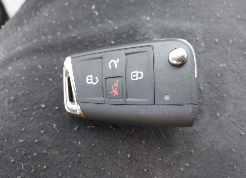 Photo 11 of 2019 Volkswagen Tiguan 2.0T SE/2.0T SEL/2.0T SEL R-LINE/2.0T SEL R-LINE BLACK (VIN 3VV2B7AX7KM101156)