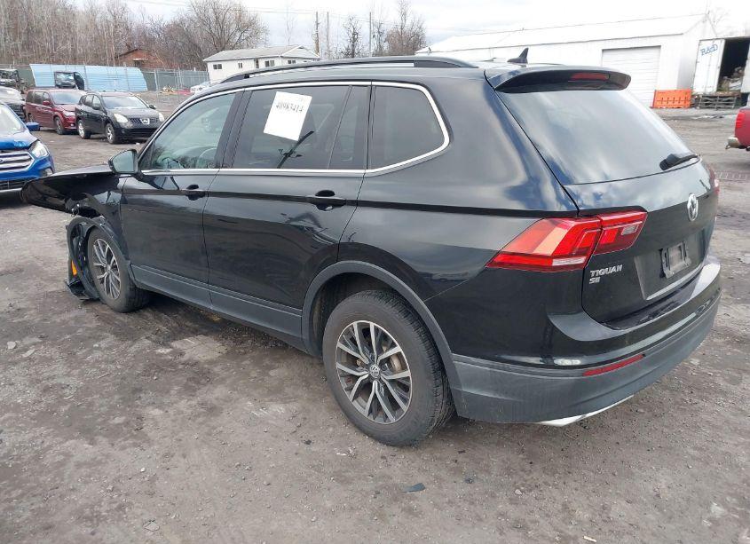 Photo 3 of 2019 Volkswagen Tiguan 2.0T SE/2.0T SEL/2.0T SEL R-LINE/2.0T SEL R-LINE BLACK (VIN 3VV2B7AX7KM101156)
