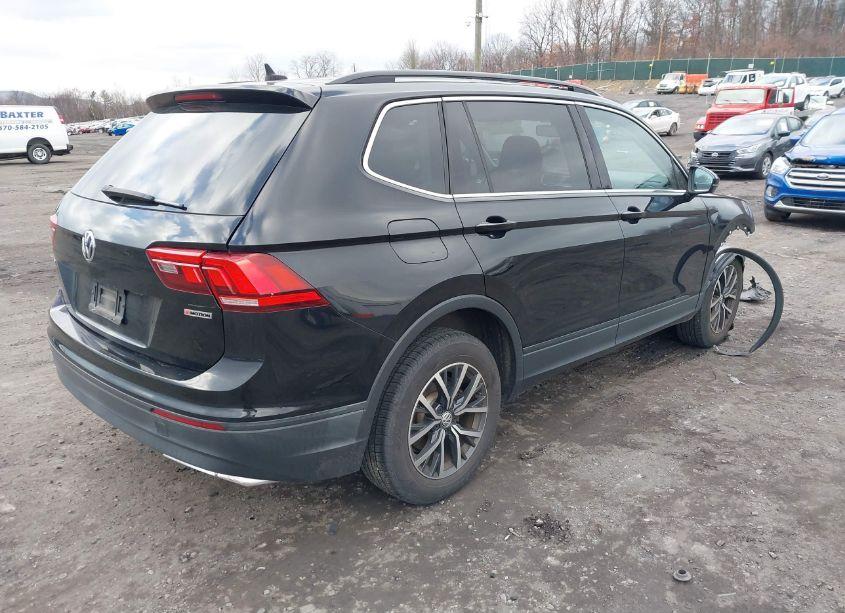 Photo 4 of 2019 Volkswagen Tiguan 2.0T SE/2.0T SEL/2.0T SEL R-LINE/2.0T SEL R-LINE BLACK (VIN 3VV2B7AX7KM101156)