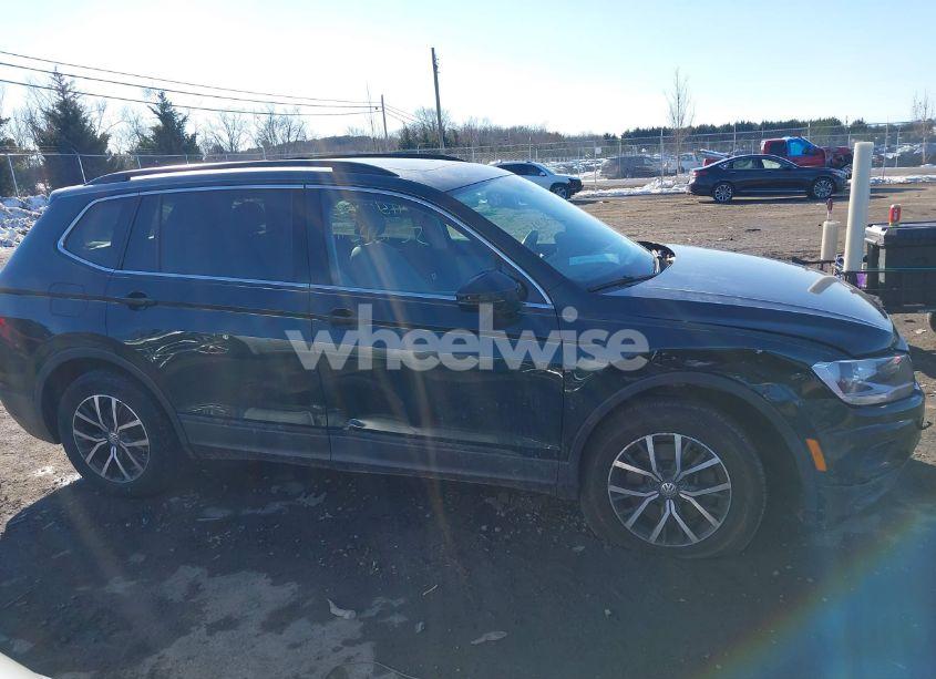 Photo 13 of 2019 Volkswagen Tiguan 2.0T SE/2.0T SEL/2.0T SEL R-LINE/2.0T SEL R-LINE BLACK (VIN 3VV2B7AX7KM118393)