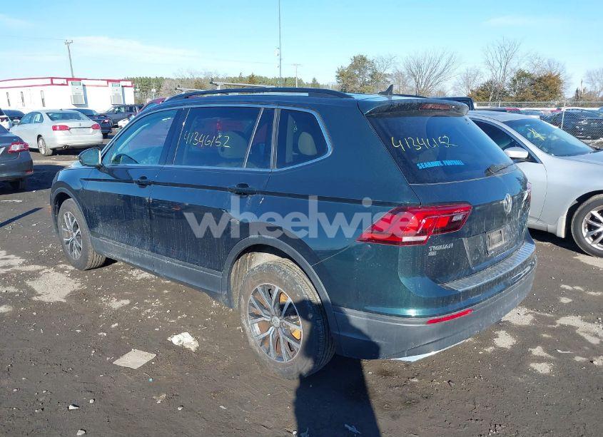 Photo 3 of 2019 Volkswagen Tiguan 2.0T SE/2.0T SEL/2.0T SEL R-LINE/2.0T SEL R-LINE BLACK (VIN 3VV2B7AX7KM118393)