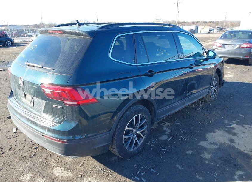 Photo 4 of 2019 Volkswagen Tiguan 2.0T SE/2.0T SEL/2.0T SEL R-LINE/2.0T SEL R-LINE BLACK (VIN 3VV2B7AX7KM118393)