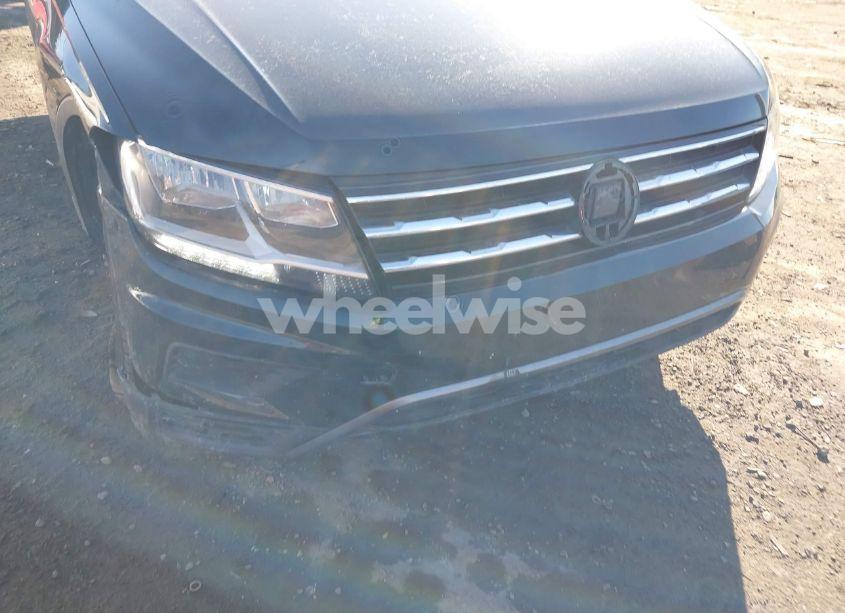 Photo 6 of 2019 Volkswagen Tiguan 2.0T SE/2.0T SEL/2.0T SEL R-LINE/2.0T SEL R-LINE BLACK (VIN 3VV2B7AX7KM118393)