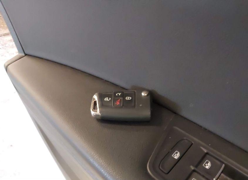 Photo 11 of 2019 Volkswagen Tiguan 2.0T SE/2.0T SEL/2.0T SEL R-LINE/2.0T SEL R-LINE BLACK (VIN 3VV2B7AX7KM188878)