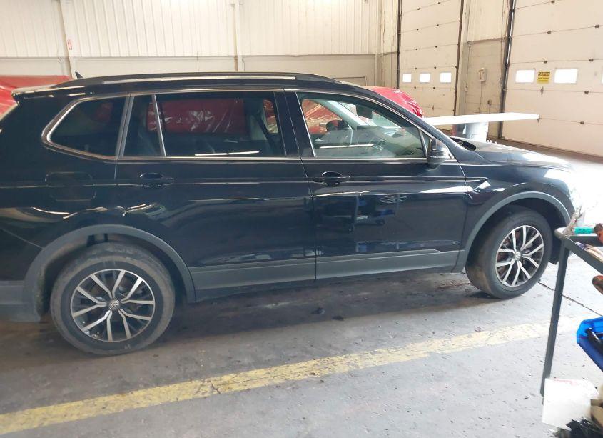 Photo 13 of 2019 Volkswagen Tiguan 2.0T SE/2.0T SEL/2.0T SEL R-LINE/2.0T SEL R-LINE BLACK (VIN 3VV2B7AX7KM188878)