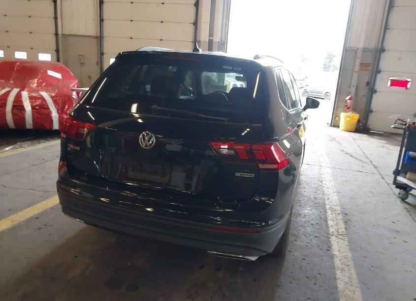 Photo 16 of 2019 Volkswagen Tiguan 2.0T SE/2.0T SEL/2.0T SEL R-LINE/2.0T SEL R-LINE BLACK (VIN 3VV2B7AX7KM188878)