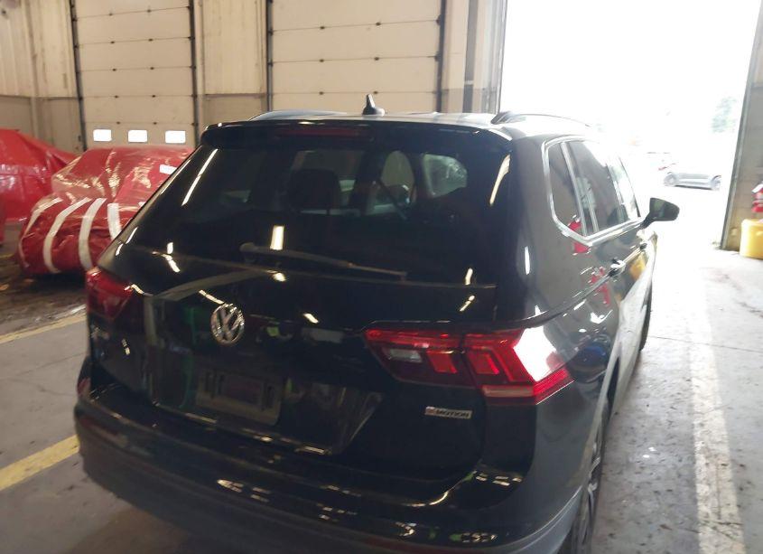 Photo 19 of 2019 Volkswagen Tiguan 2.0T SE/2.0T SEL/2.0T SEL R-LINE/2.0T SEL R-LINE BLACK (VIN 3VV2B7AX7KM188878)