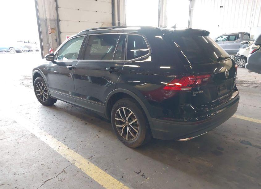 Photo 3 of 2019 Volkswagen Tiguan 2.0T SE/2.0T SEL/2.0T SEL R-LINE/2.0T SEL R-LINE BLACK (VIN 3VV2B7AX7KM188878)