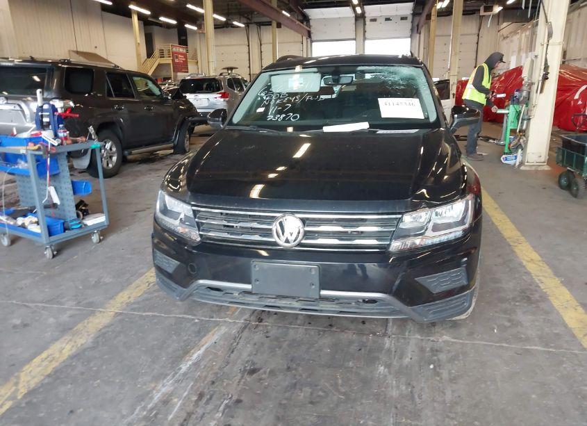 Photo 6 of 2019 Volkswagen Tiguan 2.0T SE/2.0T SEL/2.0T SEL R-LINE/2.0T SEL R-LINE BLACK (VIN 3VV2B7AX7KM188878)