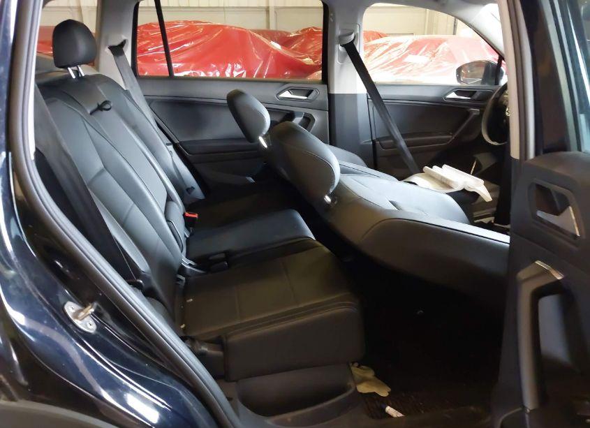 Photo 8 of 2019 Volkswagen Tiguan 2.0T SE/2.0T SEL/2.0T SEL R-LINE/2.0T SEL R-LINE BLACK (VIN 3VV2B7AX7KM188878)