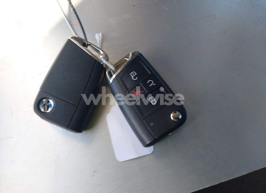 Photo 11 of 2019 Volkswagen Tiguan 2.0T SE/2.0T SEL/2.0T SEL R-LINE/2.0T SEL R-LINE BLACK (VIN 3VV2B7AX7KM188881)