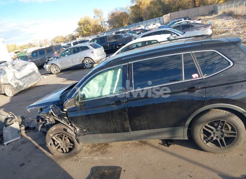 Photo 15 of 2019 Volkswagen Tiguan 2.0T SE/2.0T SEL/2.0T SEL R-LINE/2.0T SEL R-LINE BLACK (VIN 3VV2B7AX7KM188881)