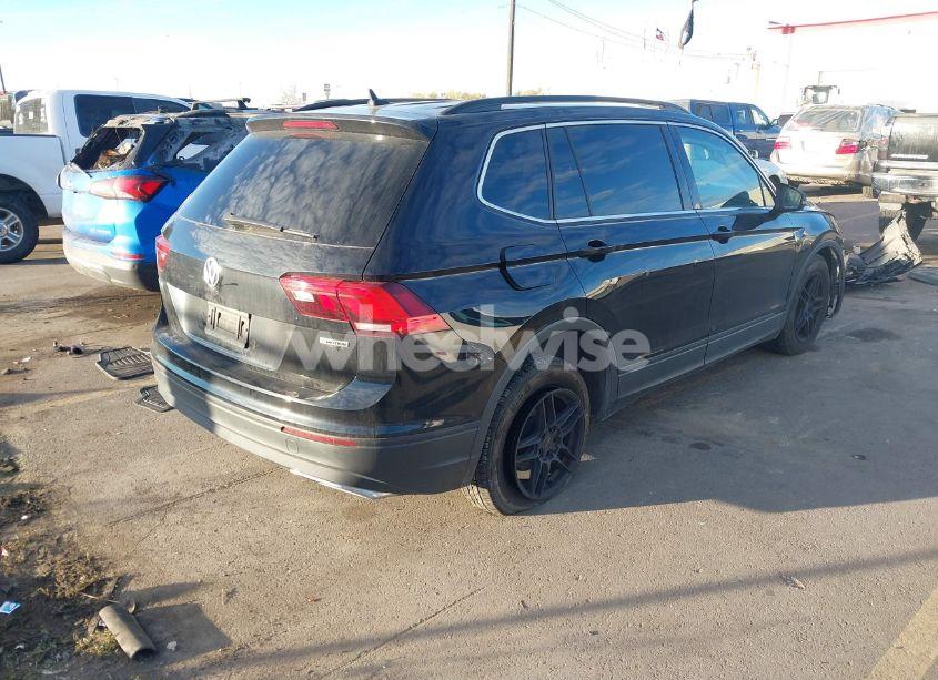 Photo 4 of 2019 Volkswagen Tiguan 2.0T SE/2.0T SEL/2.0T SEL R-LINE/2.0T SEL R-LINE BLACK (VIN 3VV2B7AX7KM188881)