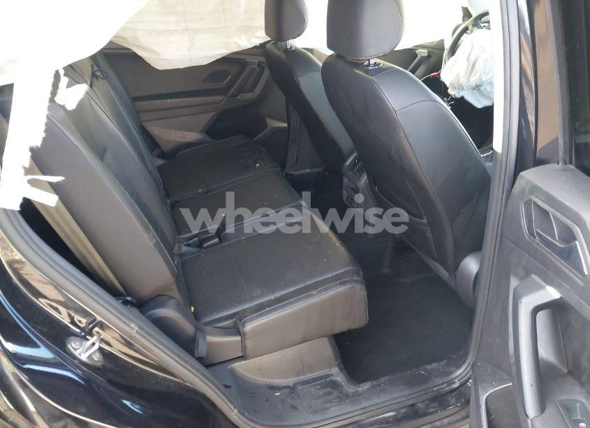 Photo 8 of 2019 Volkswagen Tiguan 2.0T SE/2.0T SEL/2.0T SEL R-LINE/2.0T SEL R-LINE BLACK (VIN 3VV2B7AX7KM188881)