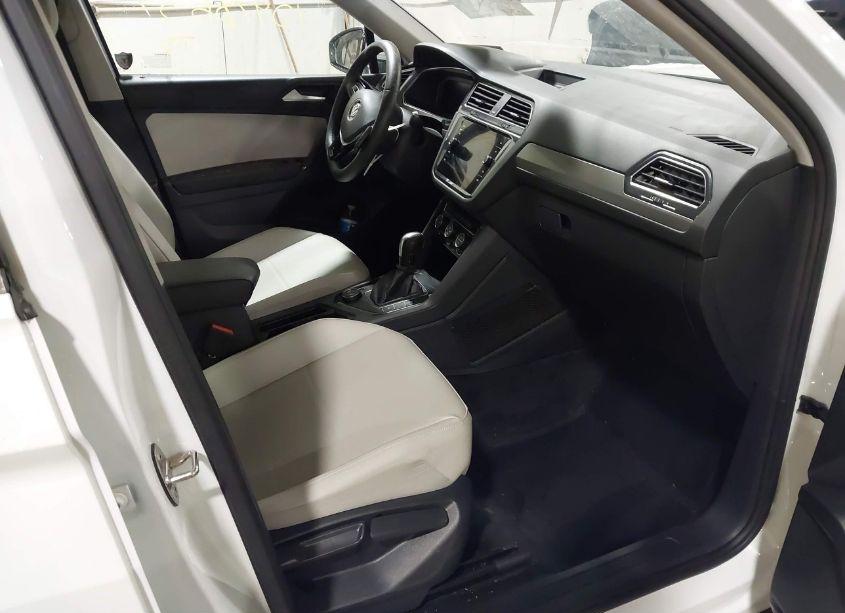 Photo 5 of 2020 Volkswagen Tiguan 2.0T SE/2.0T SE R-LINE BLACK/2.0T SEL (VIN 3VV2B7AX7LM078978)