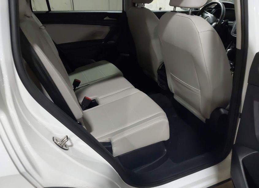 Photo 8 of 2020 Volkswagen Tiguan 2.0T SE/2.0T SE R-LINE BLACK/2.0T SEL (VIN 3VV2B7AX7LM078978)