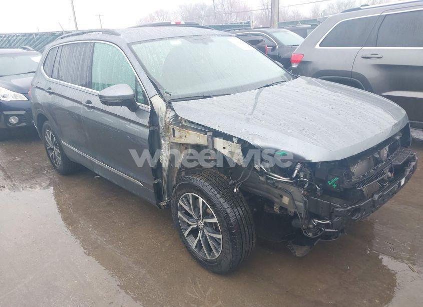 2020 Volkswagen Tiguan 2.0T SE/2.0T SE R-LINE BLACK/2.0T SEL (VIN 3VV2B7AX7LM158118) main photo