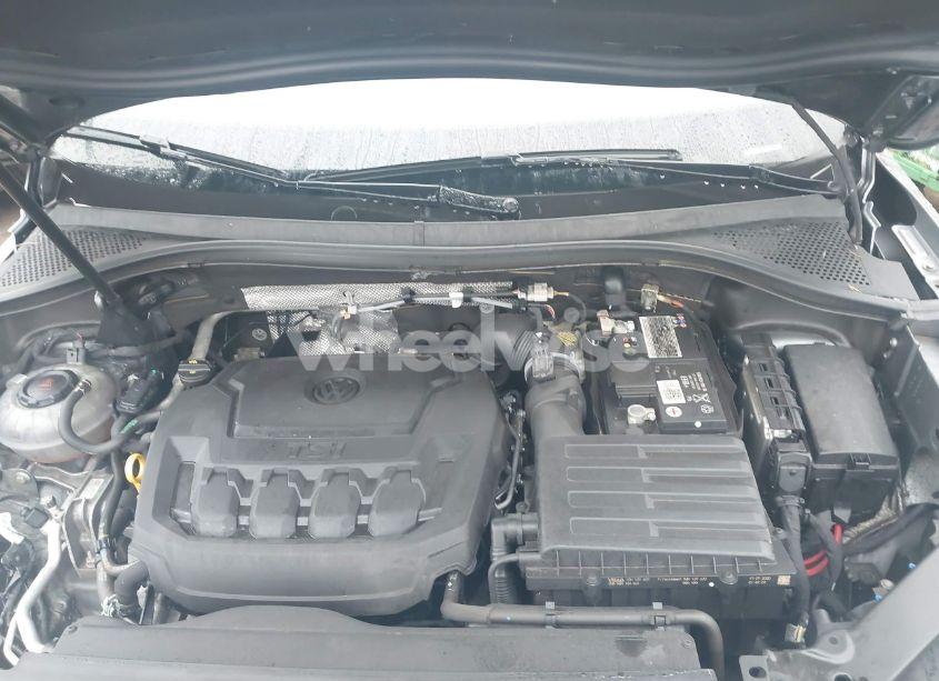 Photo 10 of 2020 Volkswagen Tiguan 2.0T SE/2.0T SE R-LINE BLACK/2.0T SEL (VIN 3VV2B7AX7LM158118)