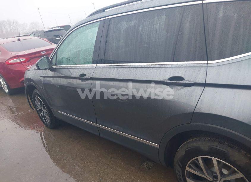 Photo 14 of 2020 Volkswagen Tiguan 2.0T SE/2.0T SE R-LINE BLACK/2.0T SEL (VIN 3VV2B7AX7LM158118)