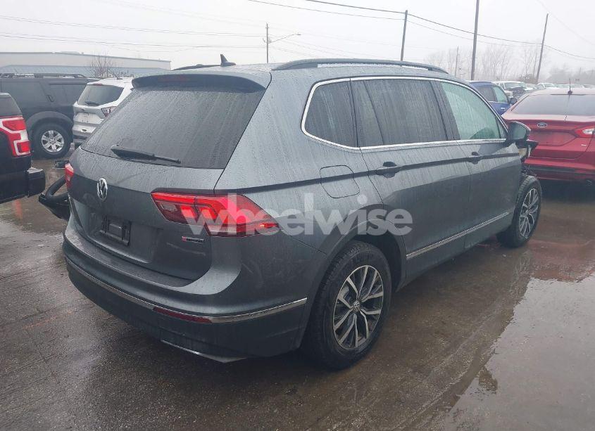 Photo 4 of 2020 Volkswagen Tiguan 2.0T SE/2.0T SE R-LINE BLACK/2.0T SEL (VIN 3VV2B7AX7LM158118)