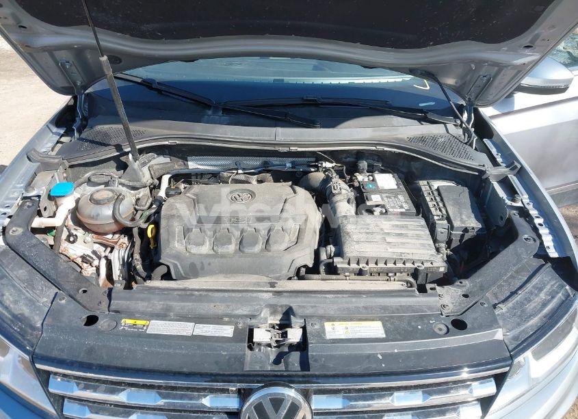 Photo 10 of 2020 Volkswagen Tiguan 2.0T SE/2.0T SE R-LINE BLACK/2.0T SEL (VIN 3VV2B7AX7LM170575)