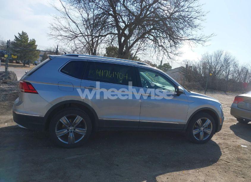 Photo 13 of 2020 Volkswagen Tiguan 2.0T SE/2.0T SE R-LINE BLACK/2.0T SEL (VIN 3VV2B7AX7LM170575)
