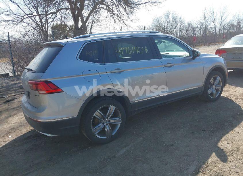 Photo 4 of 2020 Volkswagen Tiguan 2.0T SE/2.0T SE R-LINE BLACK/2.0T SEL (VIN 3VV2B7AX7LM170575)