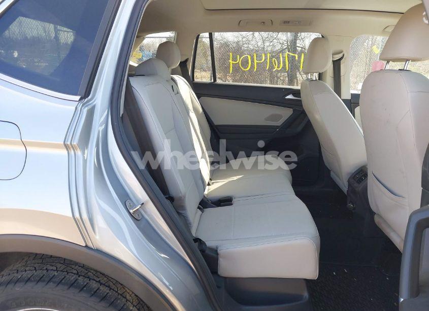 Photo 8 of 2020 Volkswagen Tiguan 2.0T SE/2.0T SE R-LINE BLACK/2.0T SEL (VIN 3VV2B7AX7LM170575)