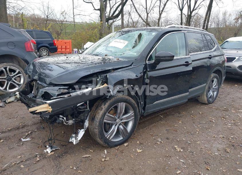 Photo 2 of 2021 Volkswagen Tiguan 2.0T SE/2.0T SE R-LINE BLACK/2.0T SEL (VIN 3VV2B7AX7MM100589)