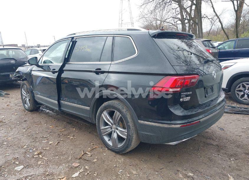 Photo 3 of 2021 Volkswagen Tiguan 2.0T SE/2.0T SE R-LINE BLACK/2.0T SEL (VIN 3VV2B7AX7MM100589)