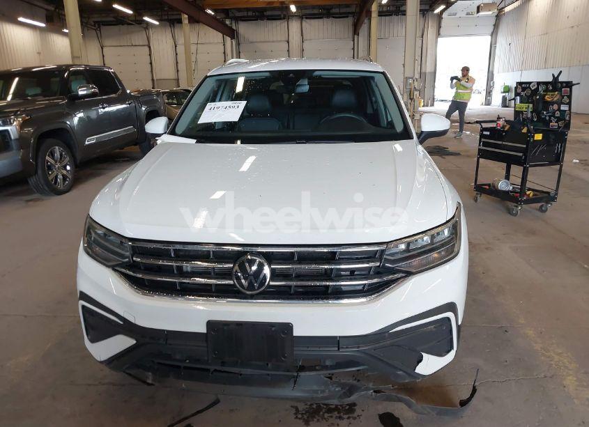 Photo 13 of 2024 Volkswagen Tiguan 2.0T SE/2.0T WOLFSBURG EDITION (VIN 3VV2B7AX7RM034374)
