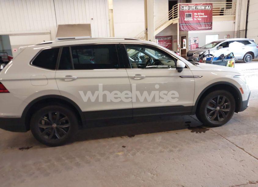 Photo 14 of 2024 Volkswagen Tiguan 2.0T SE/2.0T WOLFSBURG EDITION (VIN 3VV2B7AX7RM034374)