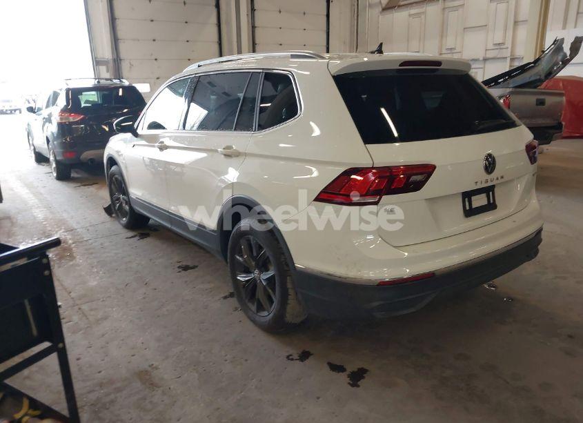 Photo 3 of 2024 Volkswagen Tiguan 2.0T SE/2.0T WOLFSBURG EDITION (VIN 3VV2B7AX7RM034374)