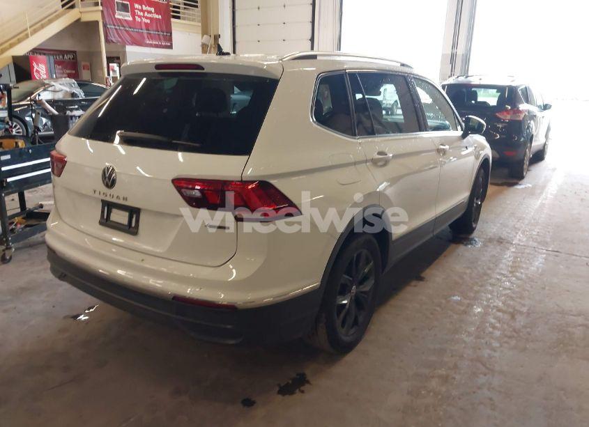 Photo 4 of 2024 Volkswagen Tiguan 2.0T SE/2.0T WOLFSBURG EDITION (VIN 3VV2B7AX7RM034374)