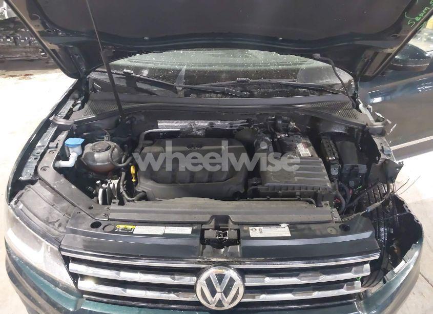 Photo 10 of 2018 Volkswagen Tiguan 2.0T SE/2.0T SEL (VIN 3VV2B7AX8JM113976)