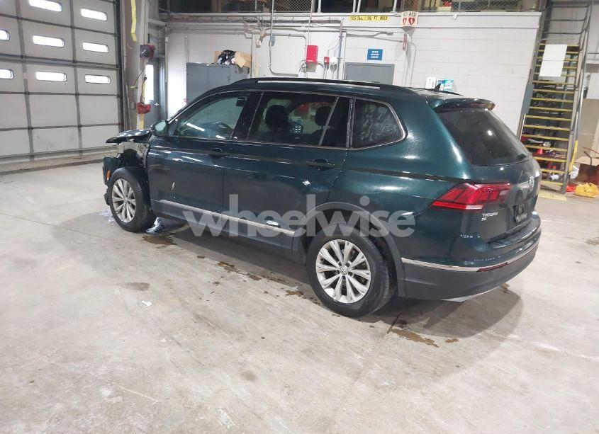 Photo 3 of 2018 Volkswagen Tiguan 2.0T SE/2.0T SEL (VIN 3VV2B7AX8JM113976)